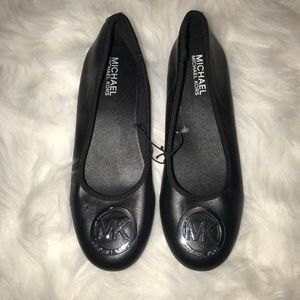 NWT Michael Kors Flats Size 5